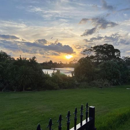 Relax By The Tamaki River Auckland Exterior photo